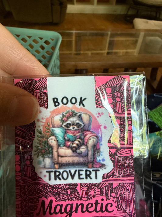 Booktrovert Raccoon Magnetic bookmark